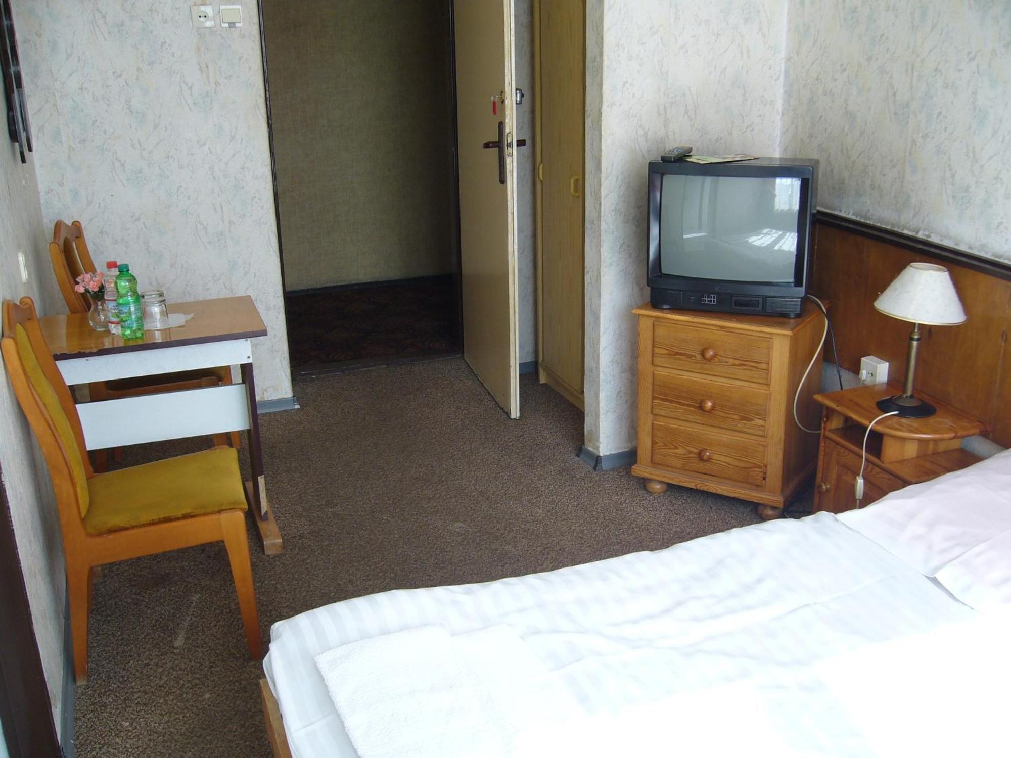 Karet Obiekt Hotelowy Skoczow Exterior photo