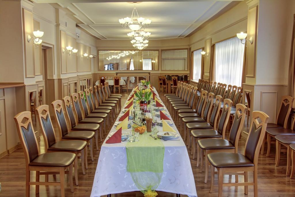 Karet Obiekt Hotelowy Skoczow Exterior photo