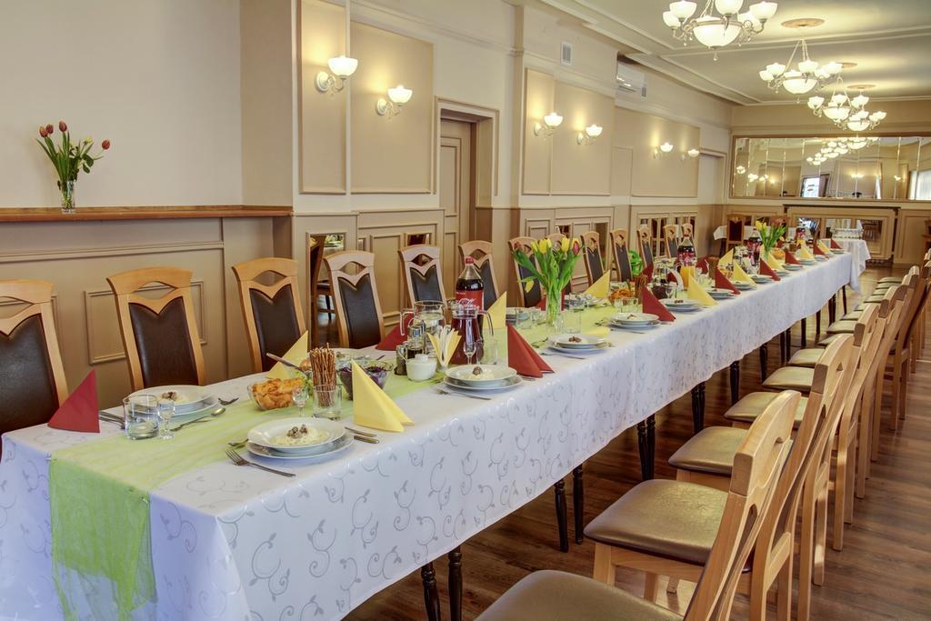 Karet Obiekt Hotelowy Skoczow Exterior photo